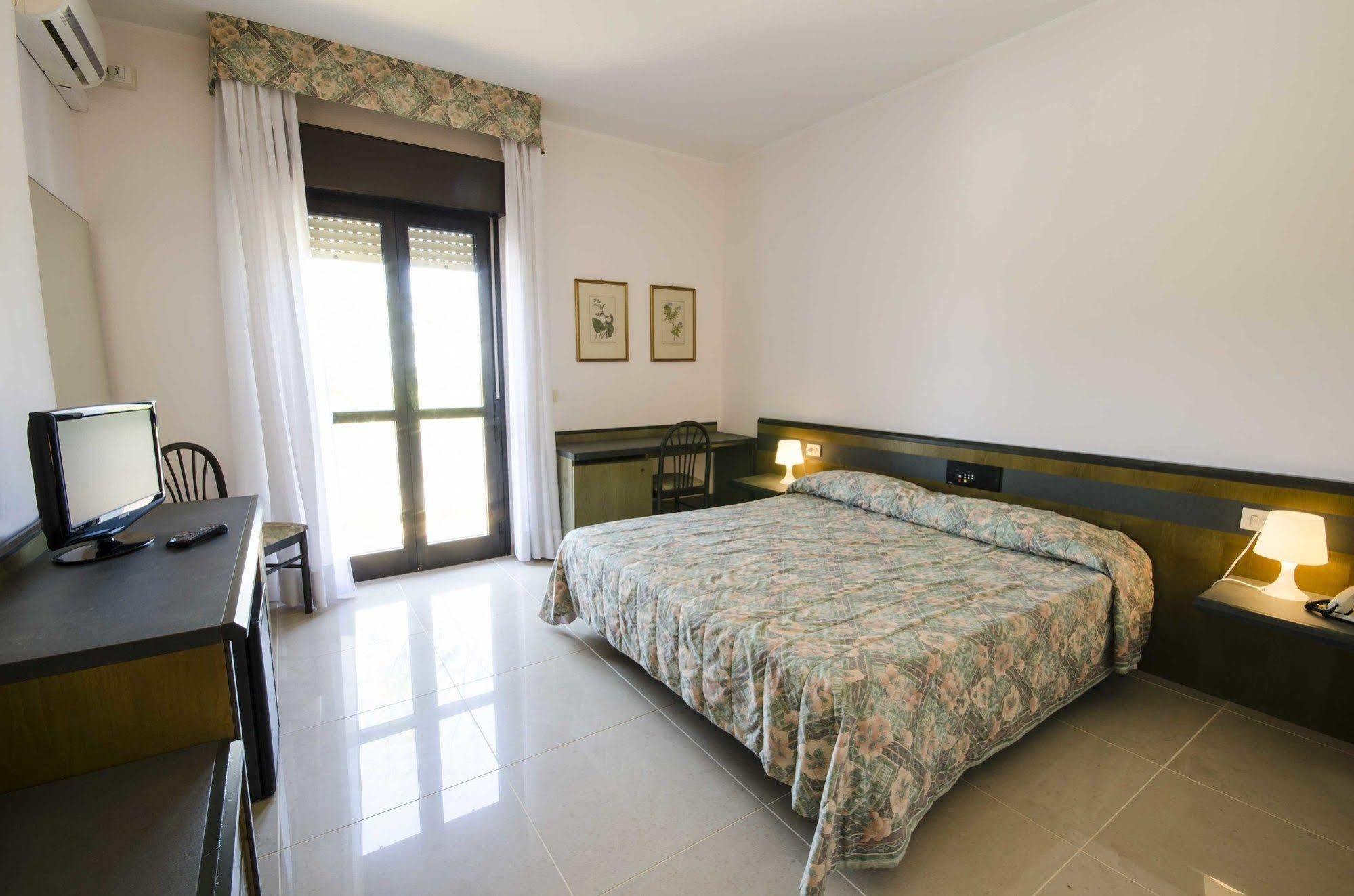 Torre Del Sole Otel Tarquinia Dış mekan fotoğraf